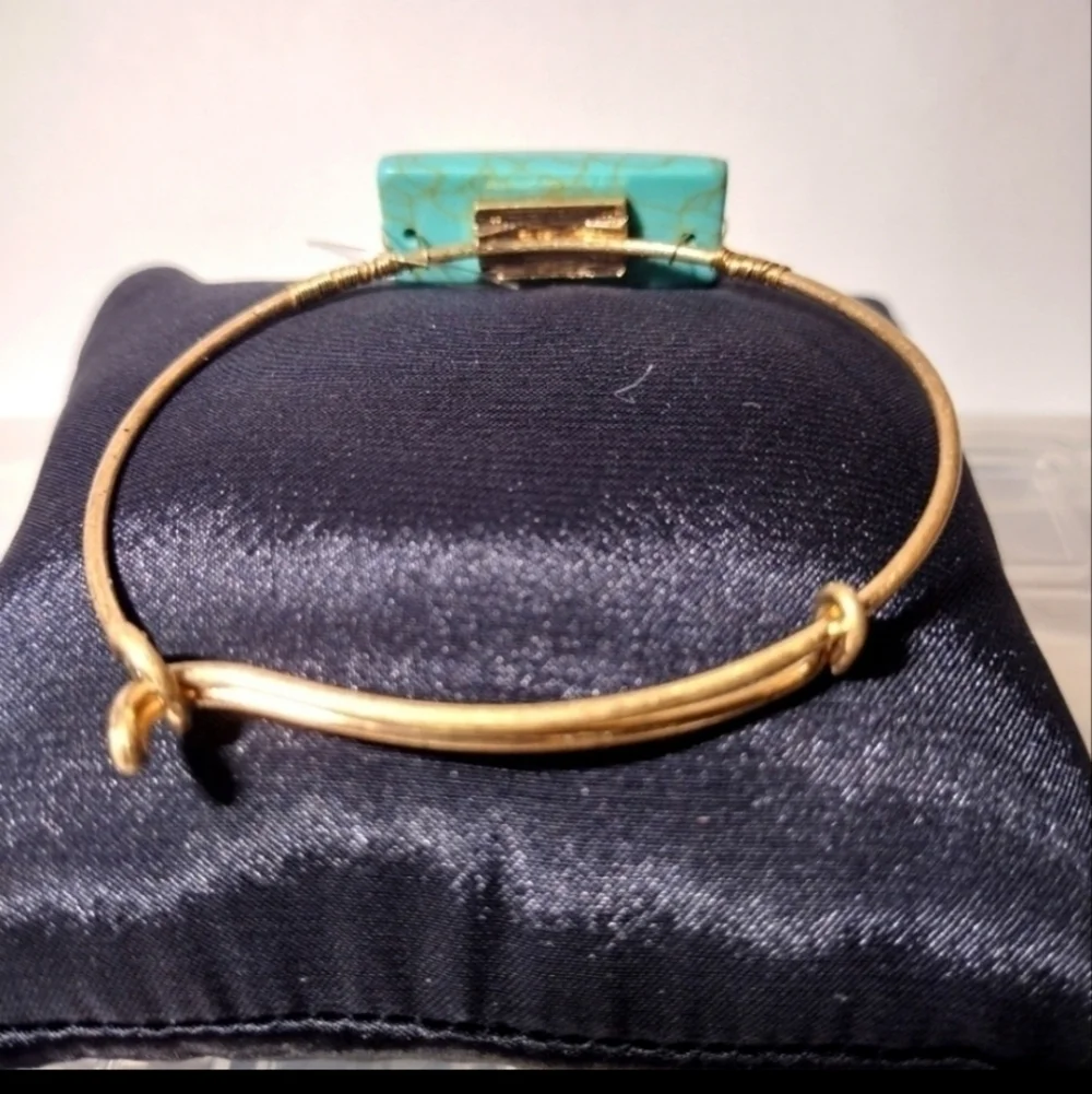 Semi Precious Stone Wire Bangle Bracelet NWT